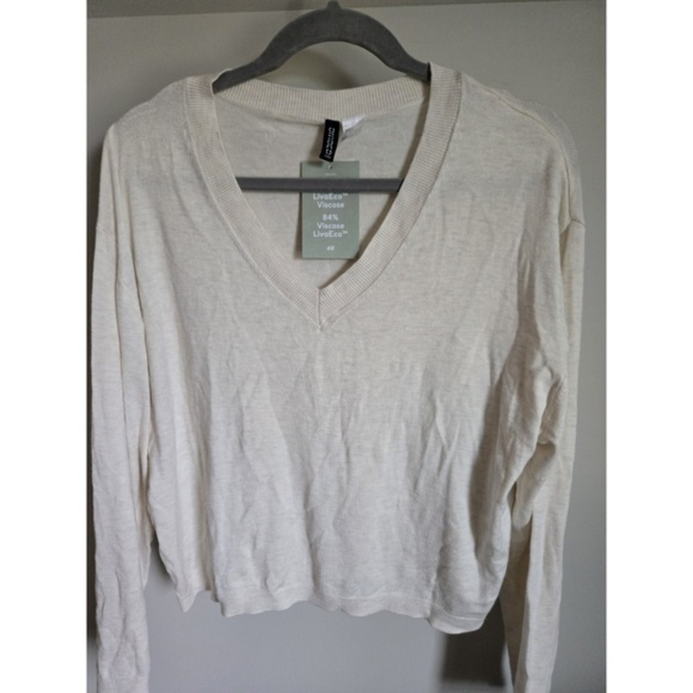 H&M Women's Medium Oversized Cream Ivory Fine Knit V-Neck Sweater NWT Divided